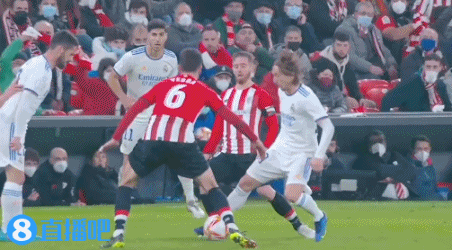 [中超]山东泰山主场取胜