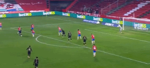 棒球与流媒体时代：为什么“垂直转播视角”更适合移动端观感