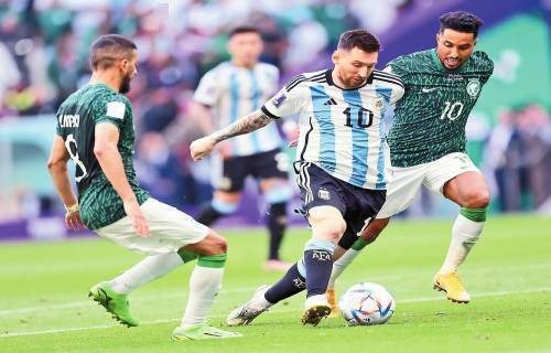 马里安诺·李维拉在老洋基球场的最后一战，基特与波萨达亲自上场将其换下